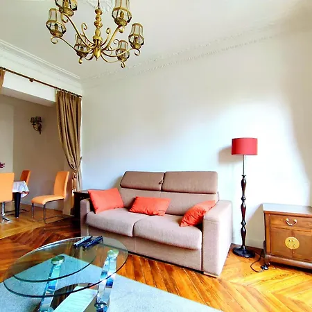 Paris 15 Urban Apartment With Local Life And Easy Metro Access Apartament