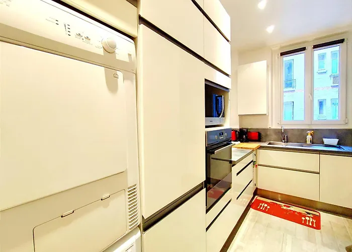 شقة 15 Urban With Local Life And Easy Metro Access *