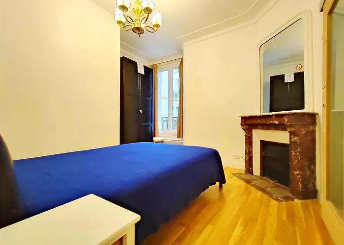 15 Urban With Local Life And Easy Metro Access