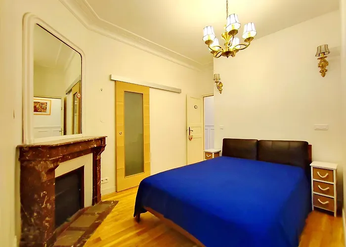 15 Urban With Local Life And Easy Metro Access باريس